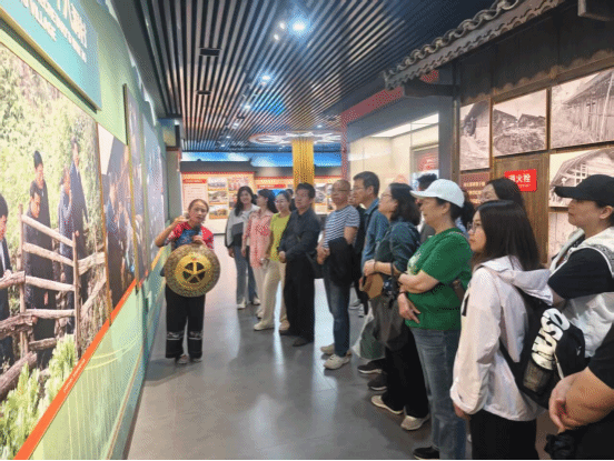 世界杯官网组织党外人士、党外知识分子开展“凝心铸魂强思想 团结奋进新征程”思想引领教育活动