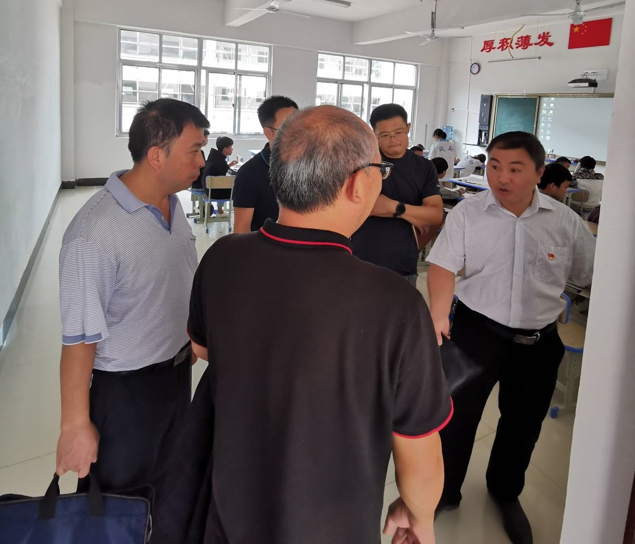 教育帮扶我先行 —美加墨世界杯官方网站调研铜仁市第...