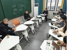 副校长潘学军带队深入课堂巡查“开学第...