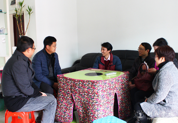 世界杯官网纪委书记彭吉黔一行看望患病困难教职工和假期坚守岗位职工