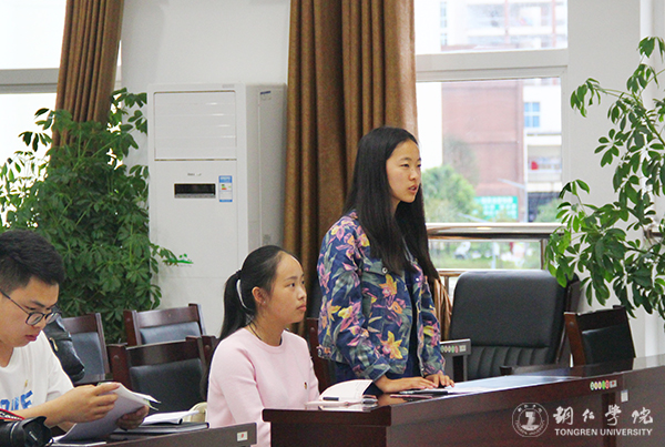 宣传部部长叶丹为青马班学员讲学