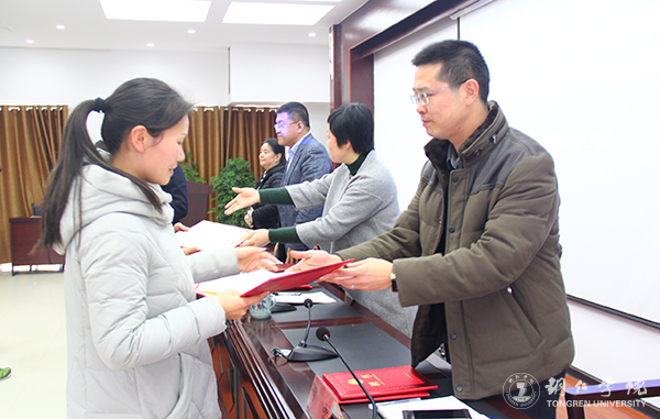 世界杯官网八位专家即将赴各区县开展大数据产业智力帮扶工作