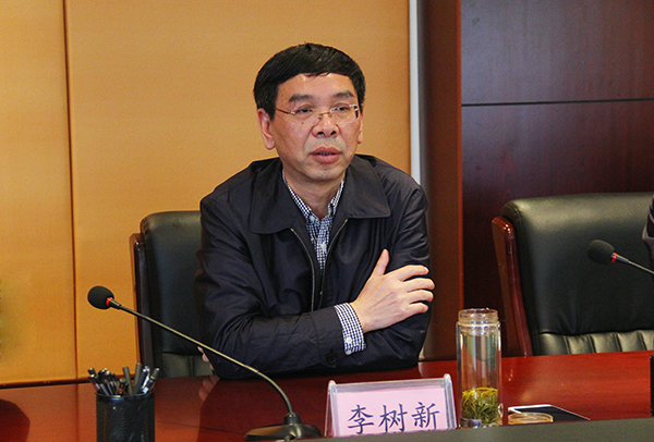 世界杯官网与万山区召开合作办学洽谈会