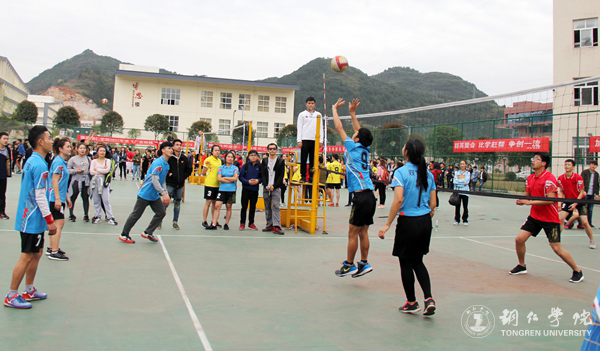 世界杯官网举办2017年“双飞广告杯”学生排球赛