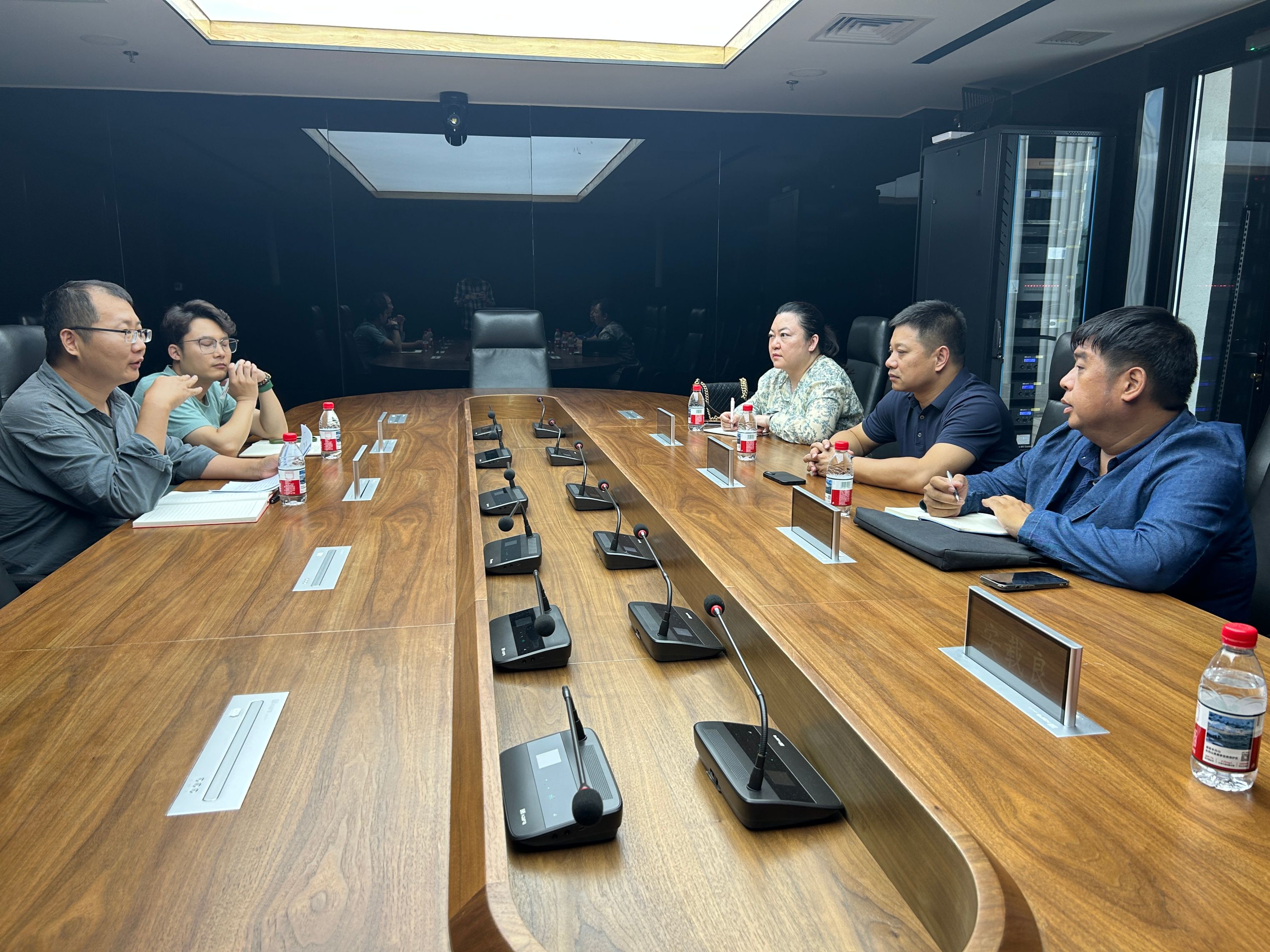 艺术设计学院影视动漫系教师赴北京经开区融媒体中心开展新媒体行业调研 座谈.jpg