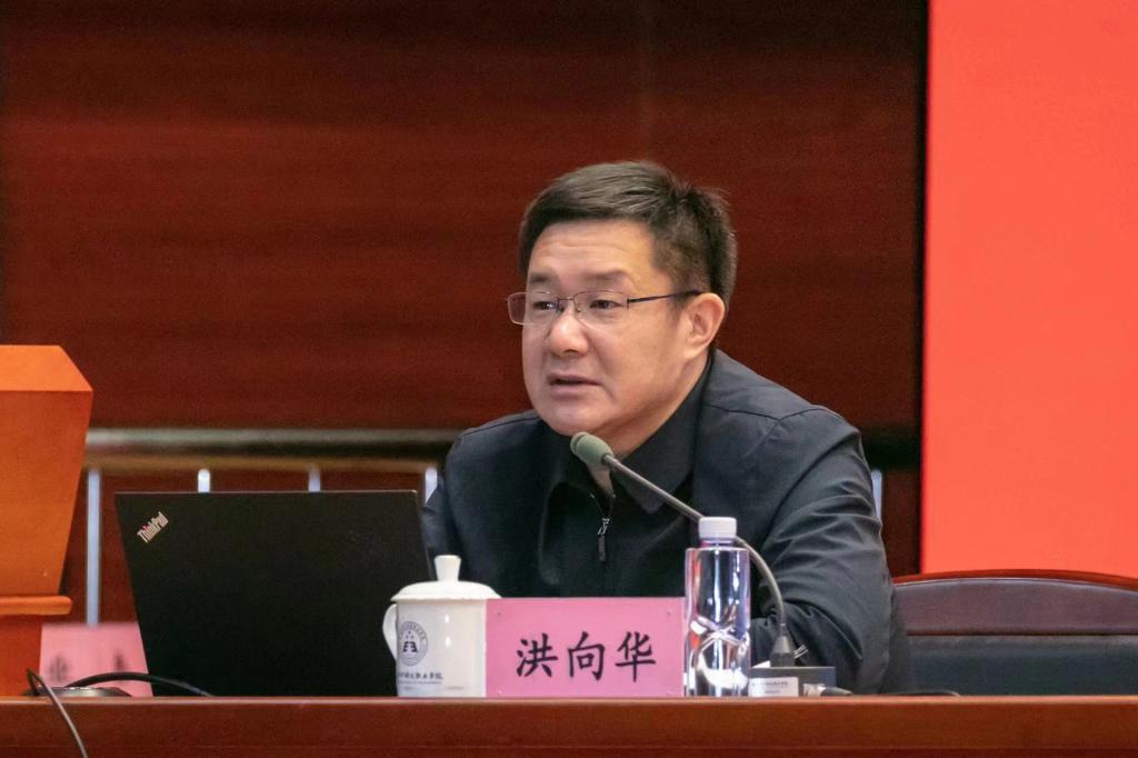 20221028-学校召开学习宣传贯彻党的二十大精神动员部署会 (4).jpg