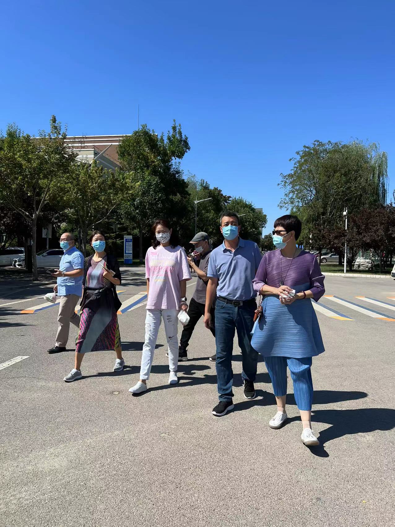 20221014-工会组织2022年教职工秋季健步走活动 (3).jpg