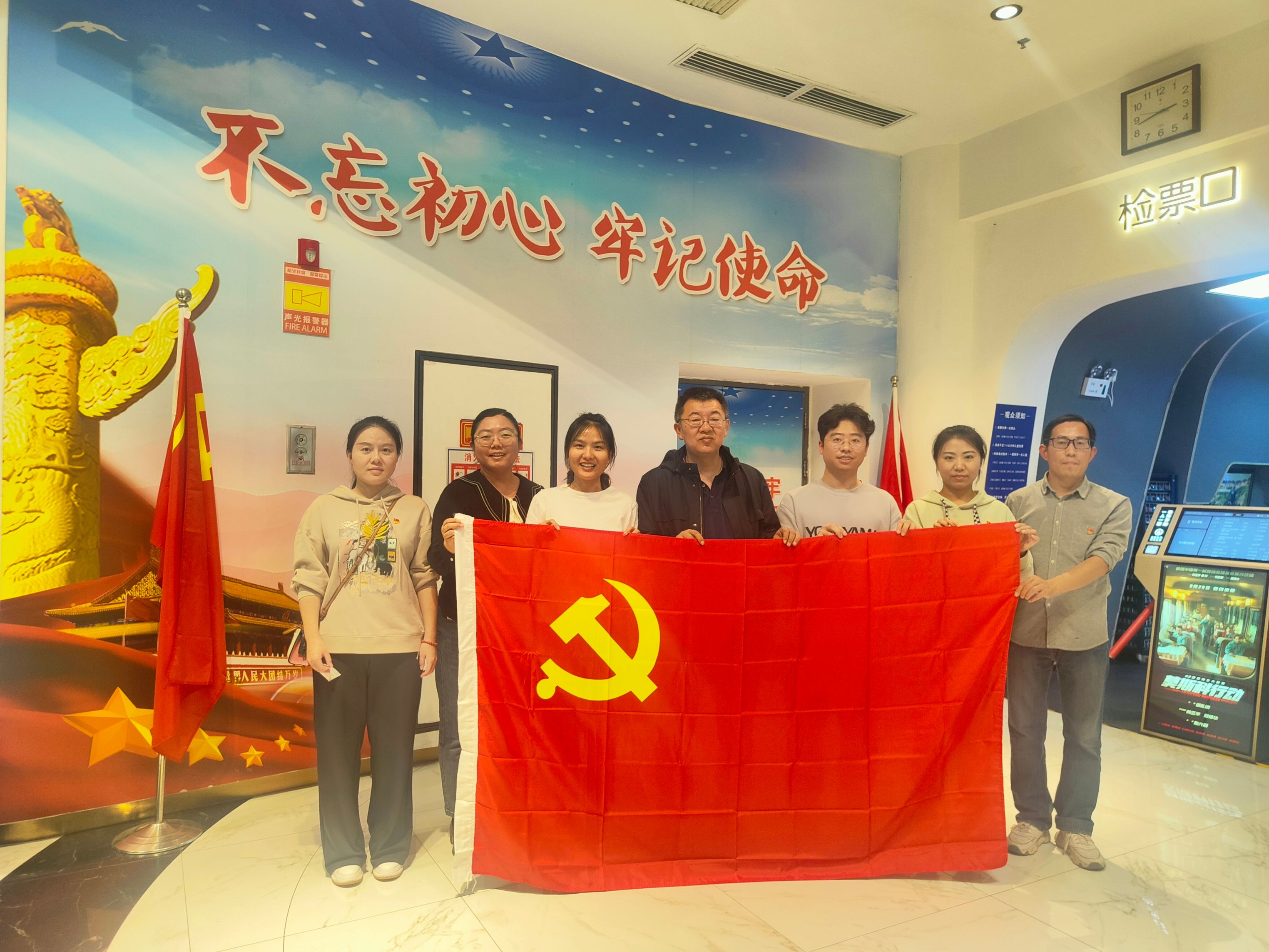 5e4d7bef6ba58382f90ce683075f9b9.jpg 5e4d7bef6ba58382f90ce683075f9b9.jpg