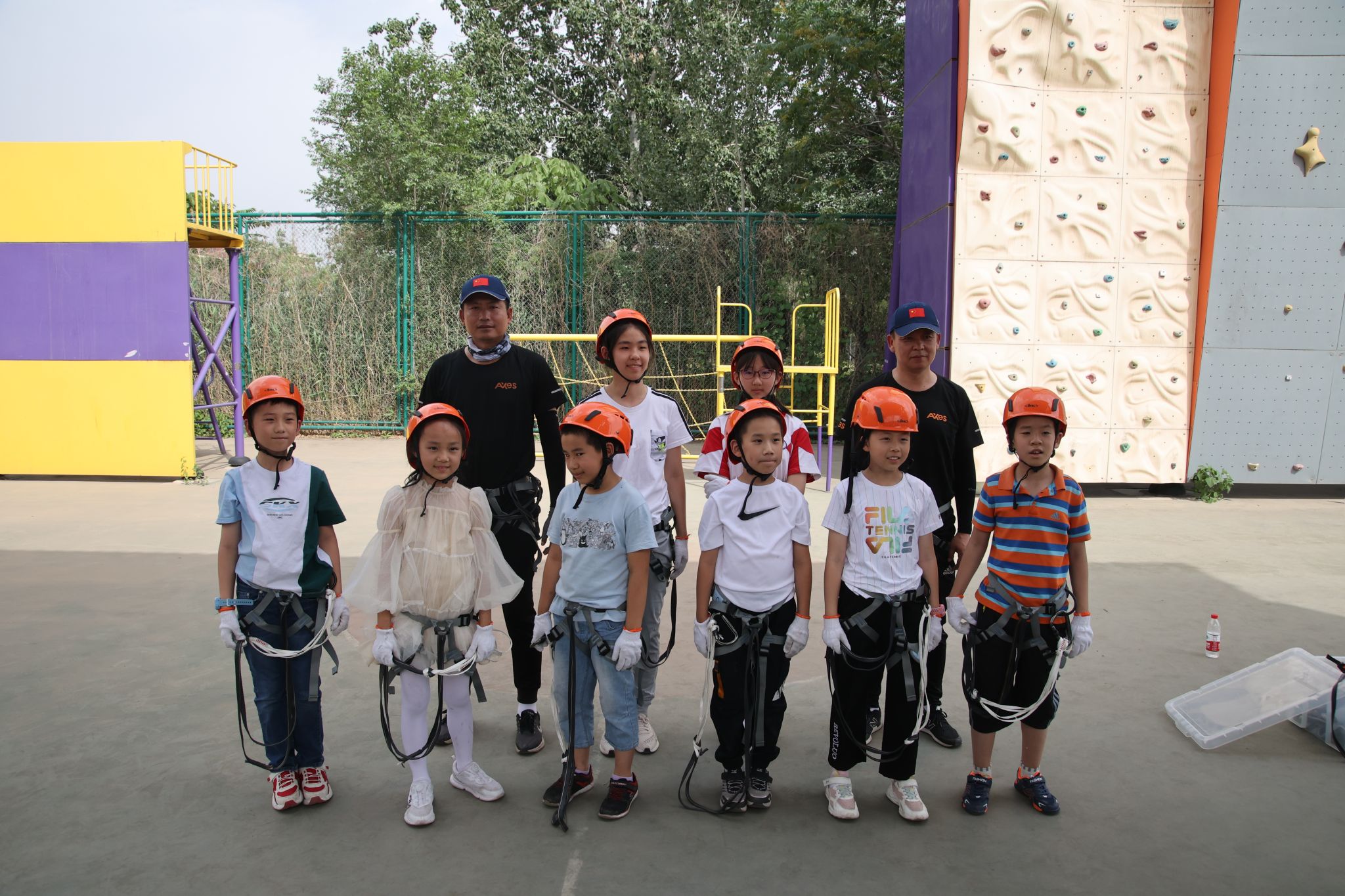 拓展合影.jpg 拓展合影.jpg