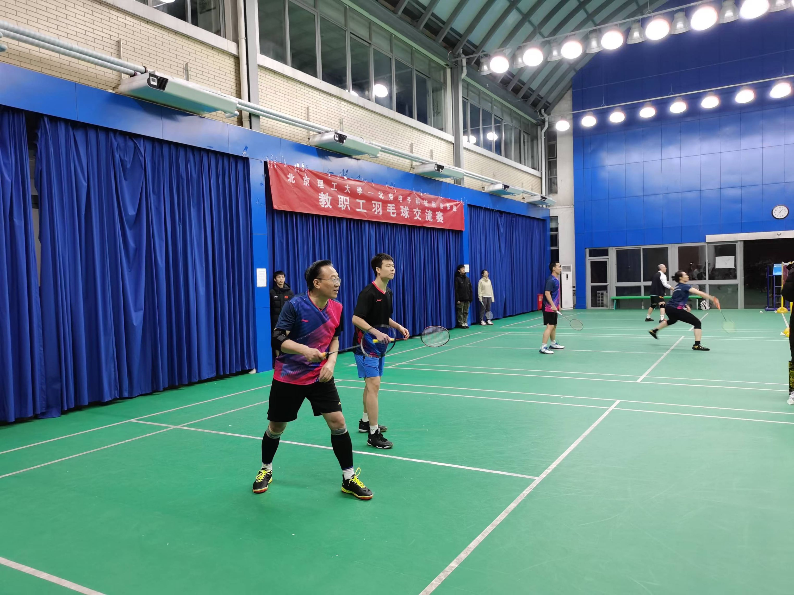 羽毛球交流赛1.jpg