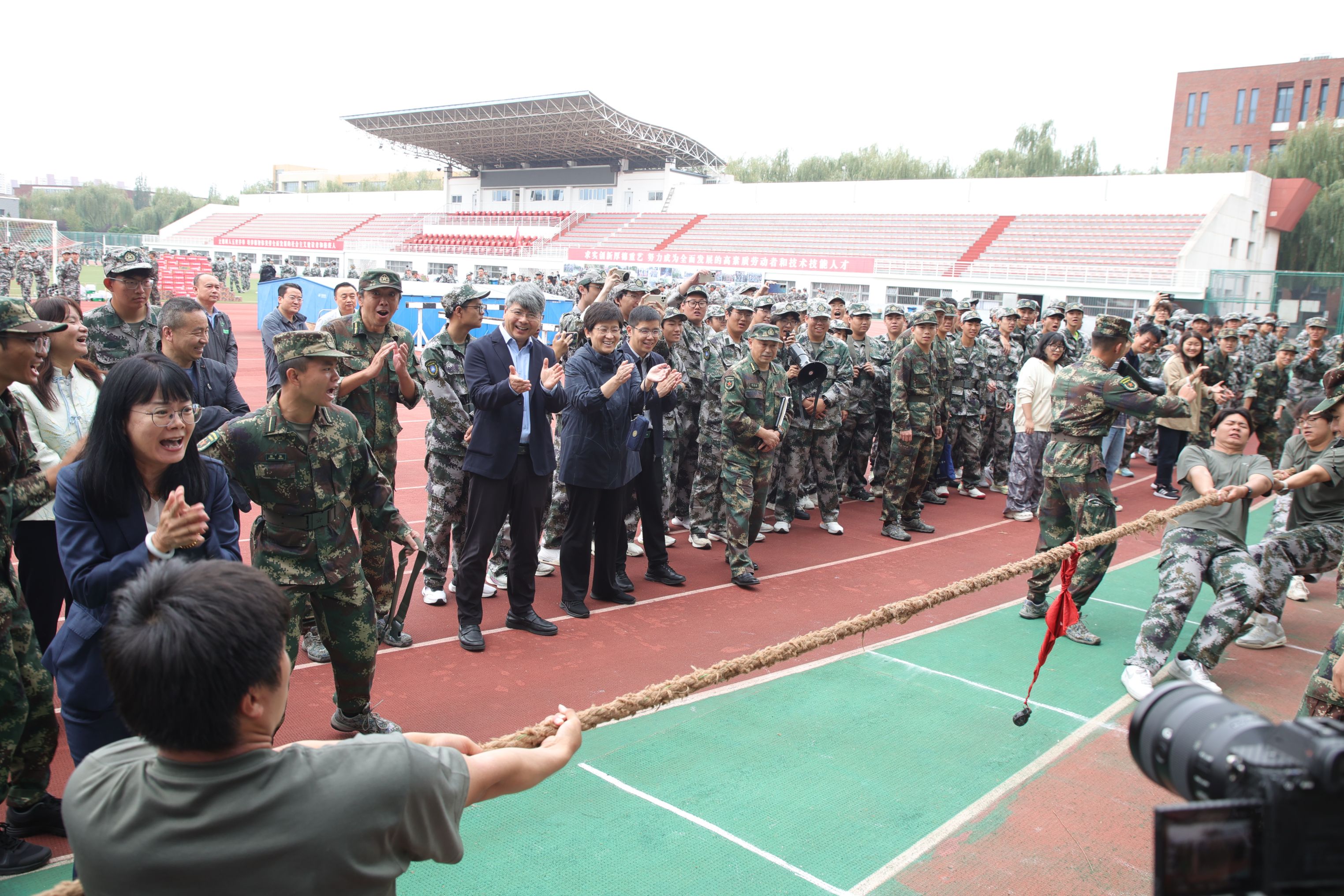 高职军训2.JPG