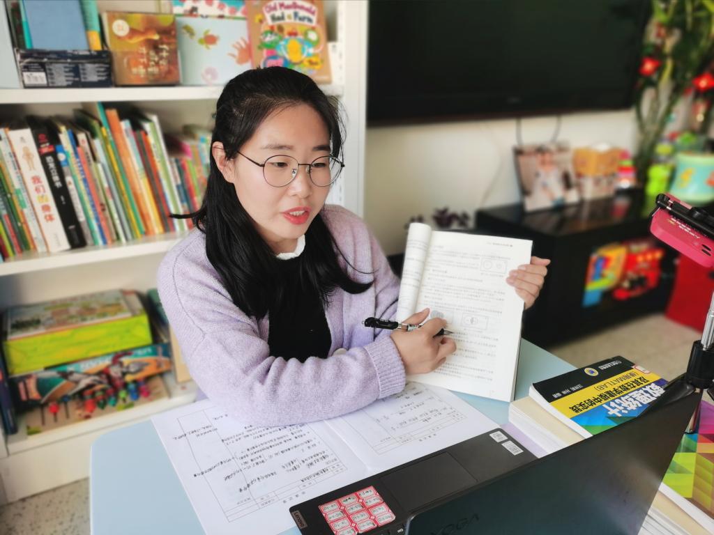 20220401-平凡岗位上的敬业与担当3.jpg 20220401-平凡岗位上的敬业与担当3.jpg