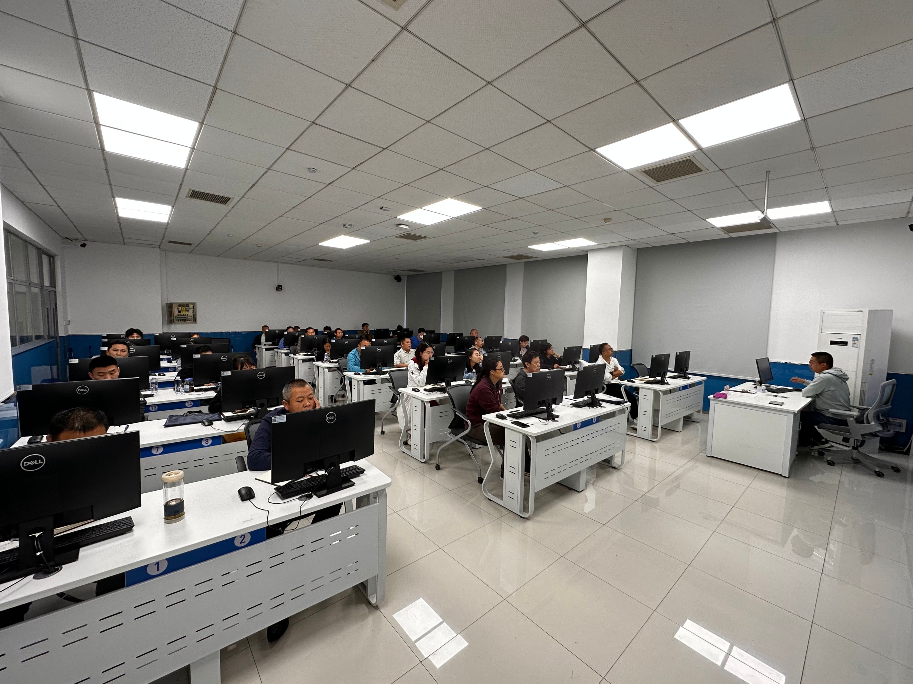 微信图片_20231026100251.jpg 微信图片_20231026100251.jpg