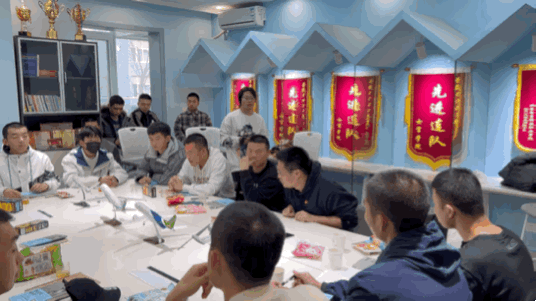 GIF动图2.gif GIF动图2.gif