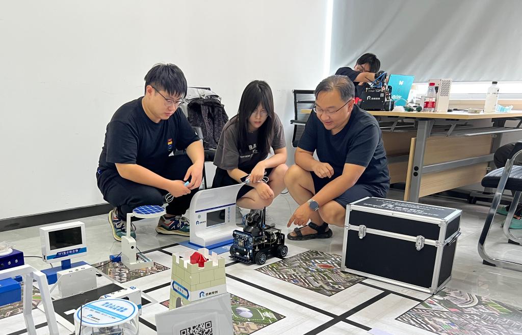 20220803-全力以赴 力争佳绩 —-电信工程学院嵌入式技能大赛团队积极备赛.jpg 20220803-全力以赴 力争佳绩 —-电信工程学院嵌入式技能大赛团队积极备赛.jpg