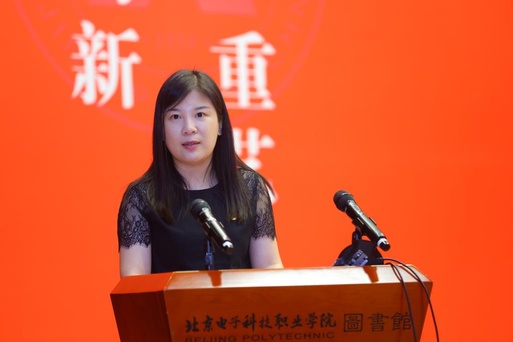 20220909-迎接党的二十大 培根铸魂育新人——学校隆重举行2022年教师节表彰大会暨第六届师德论坛 (28).JPG