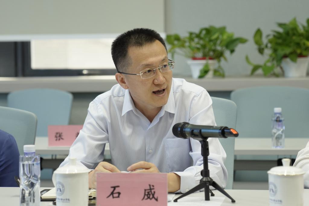 20220928-学校联合经开区共同开展疫情防控校园封闭管理应急演练 (8).JPG