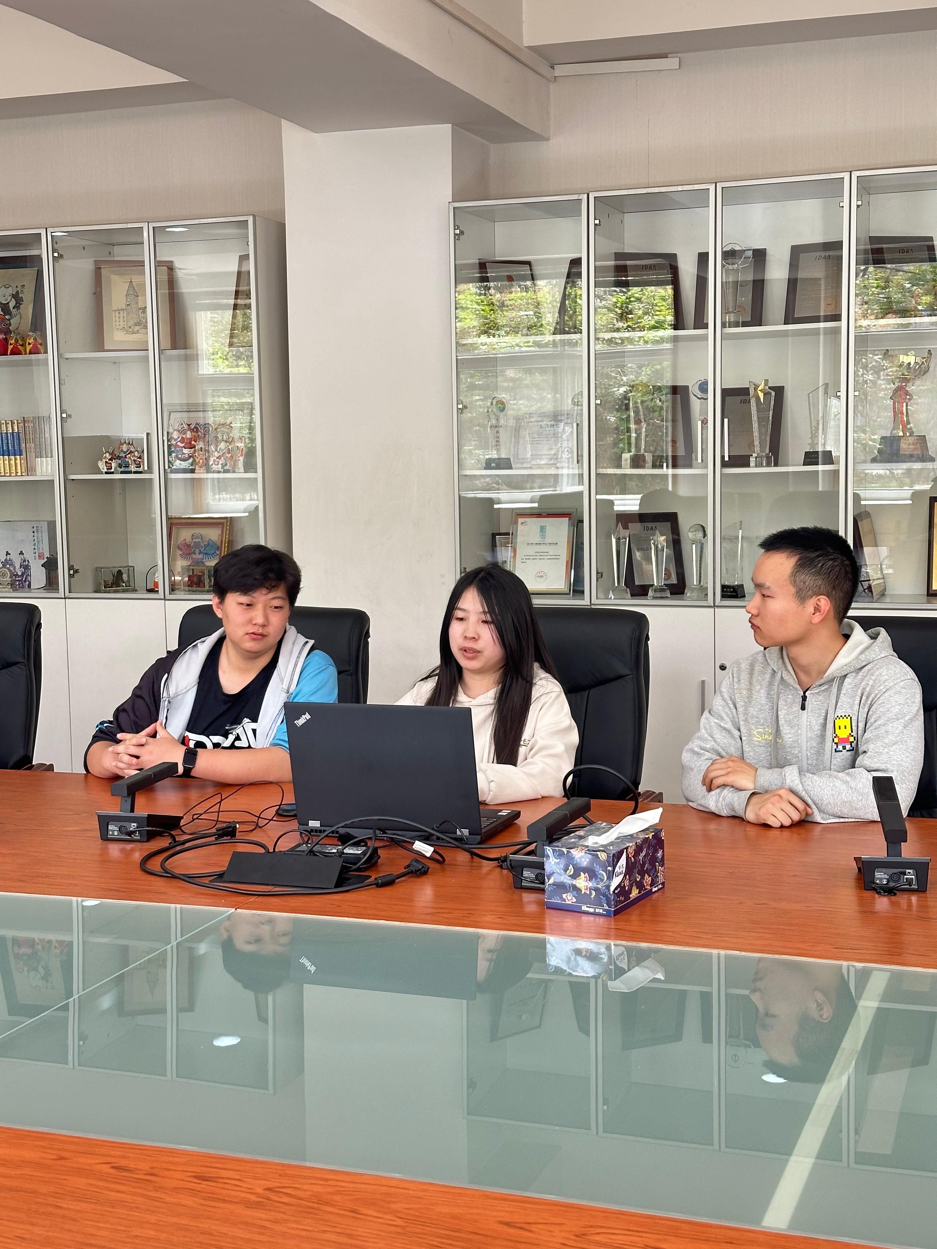 2ad52952094e3a4b0dd3c48826eb23f