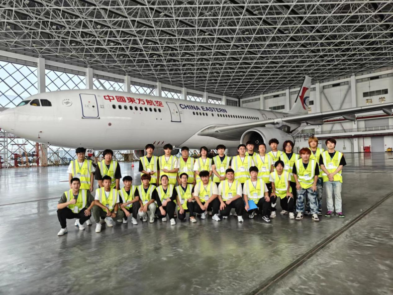航空工程学院组织学生前往东方航空技术有限公司开展职业体验图5.png